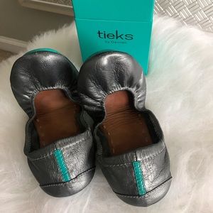 Tieks size 8 metallic pewter